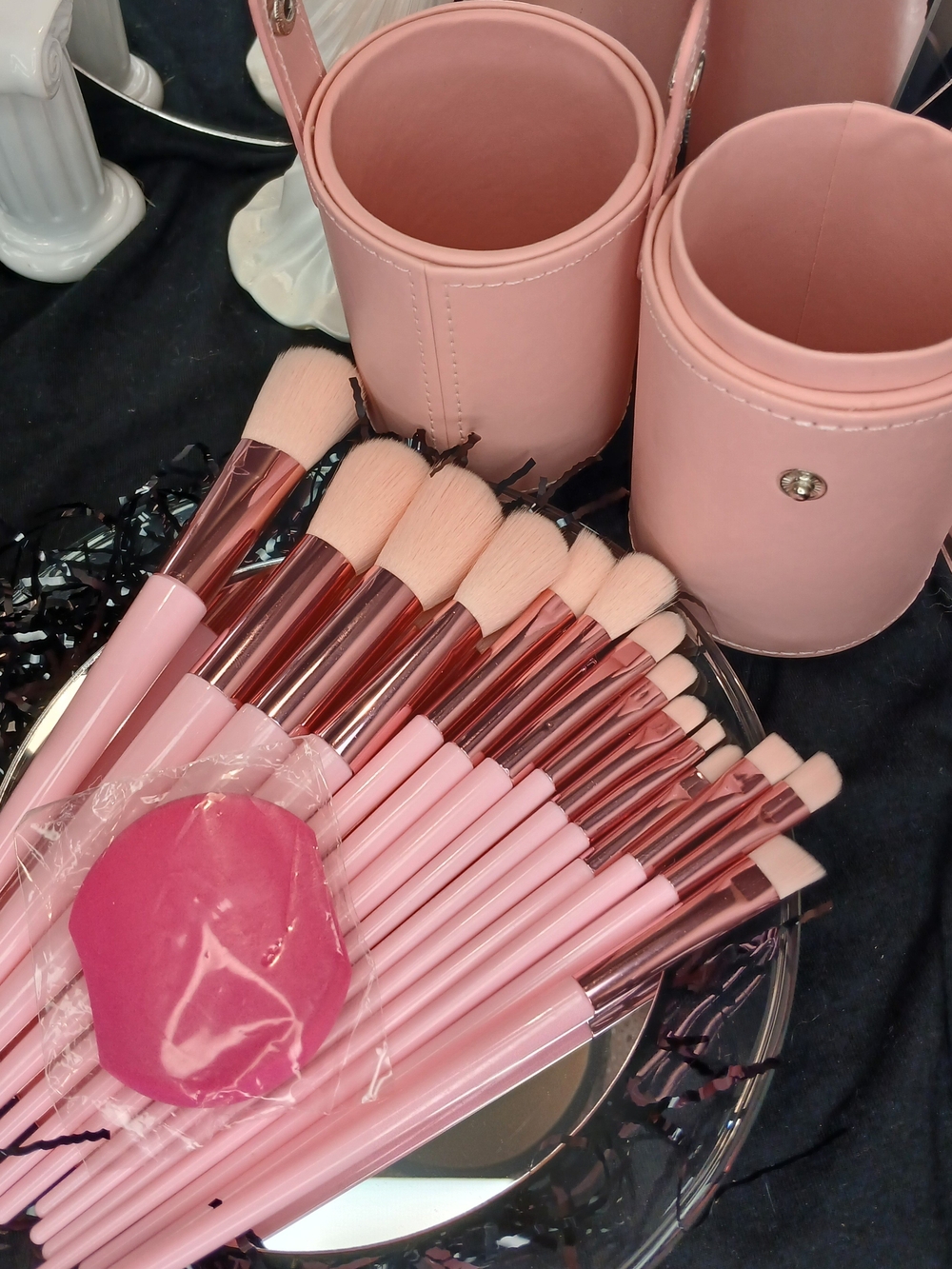 Professional 15-Piece Pink Makeup Brush Set with Carry Case